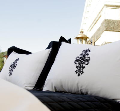 400TC Liaison Belladonna Duvet Onyx - MONTAGUE & CAPULET