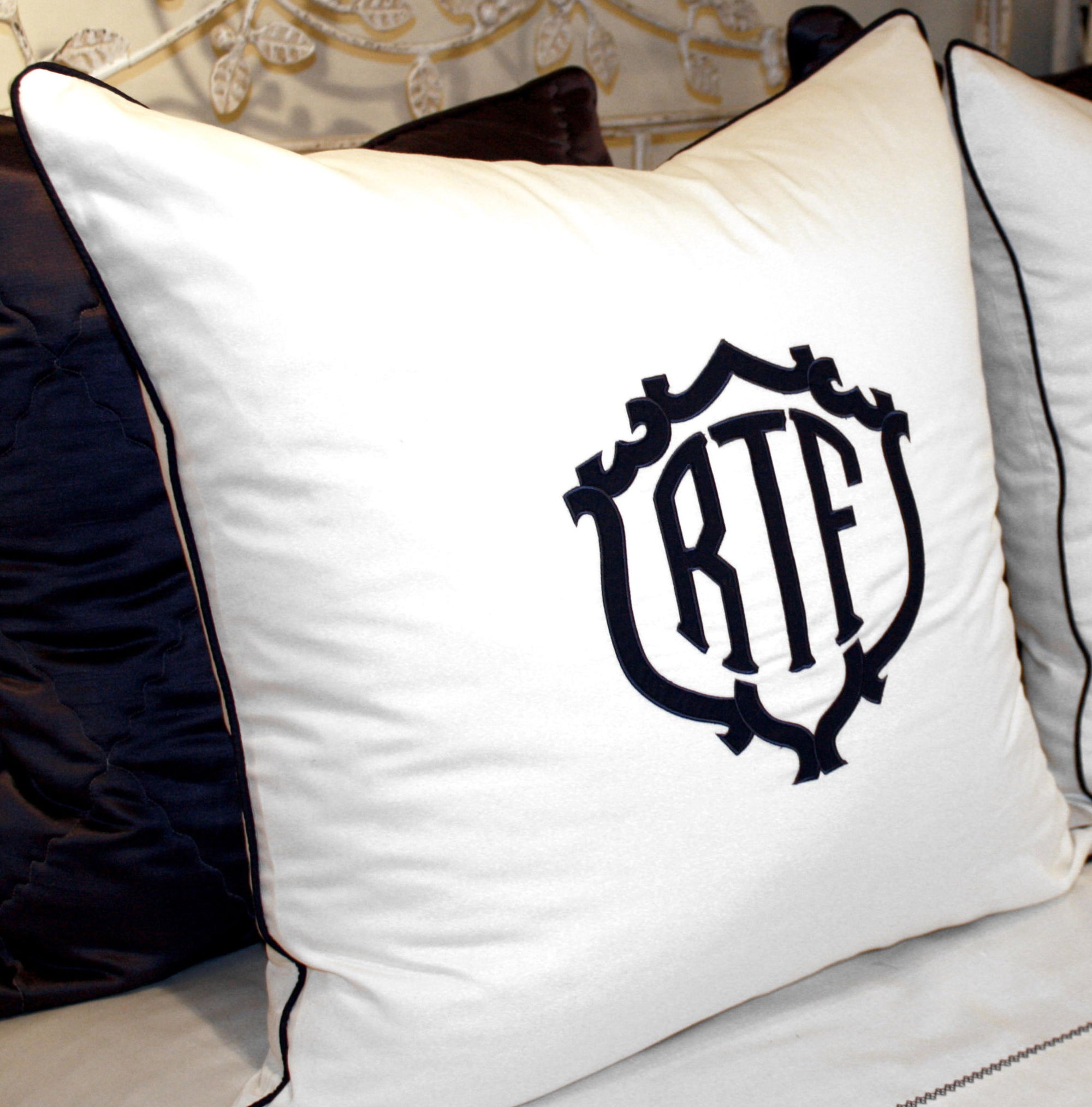 Live To Tell Shams * CUSTOMIZABLE *